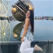 Diplomata in lingue, offre ripetizioni a ragazzi di medie e liceo linguistico in spagnolo, inglese, francese e italiano